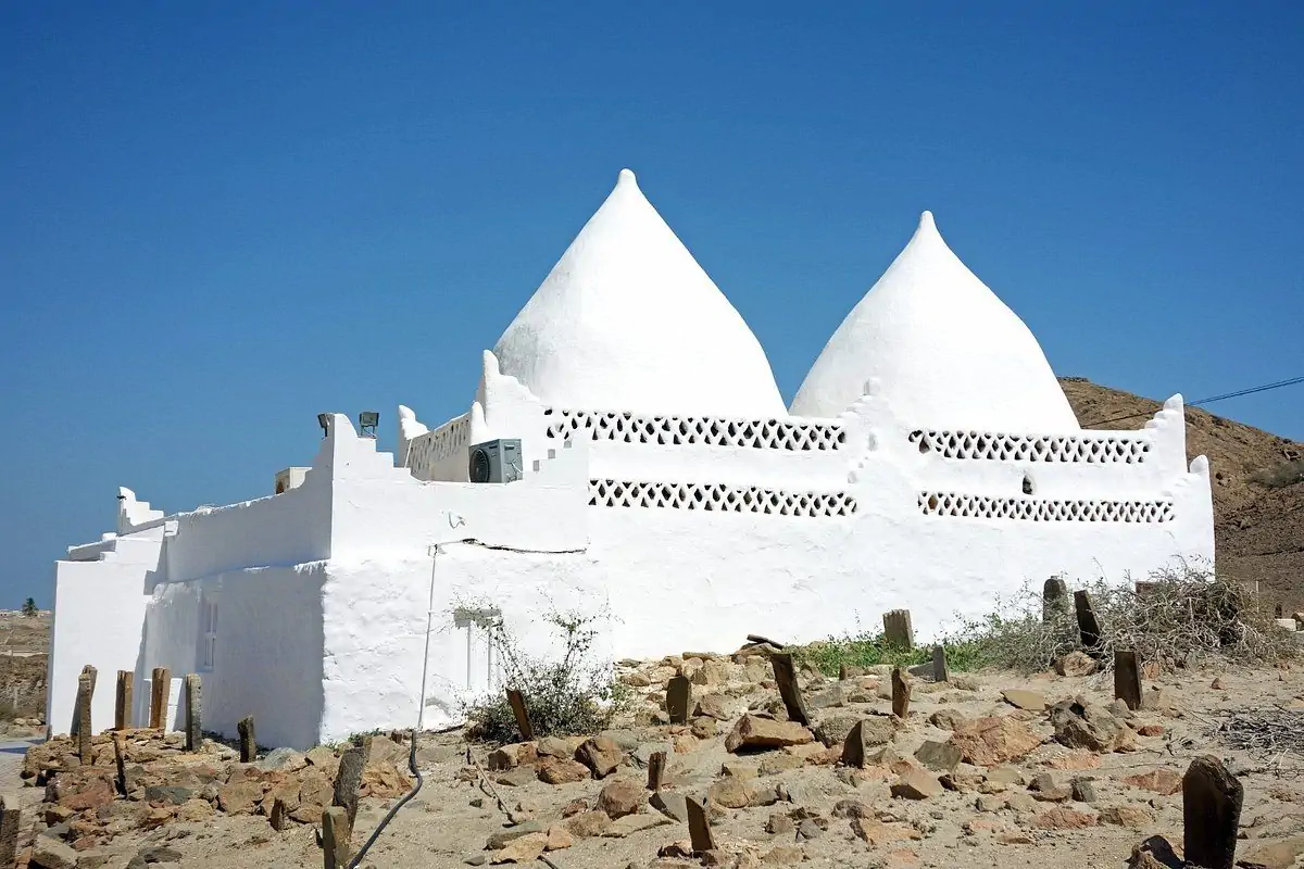 Book tour of the east of Salalah in Oman