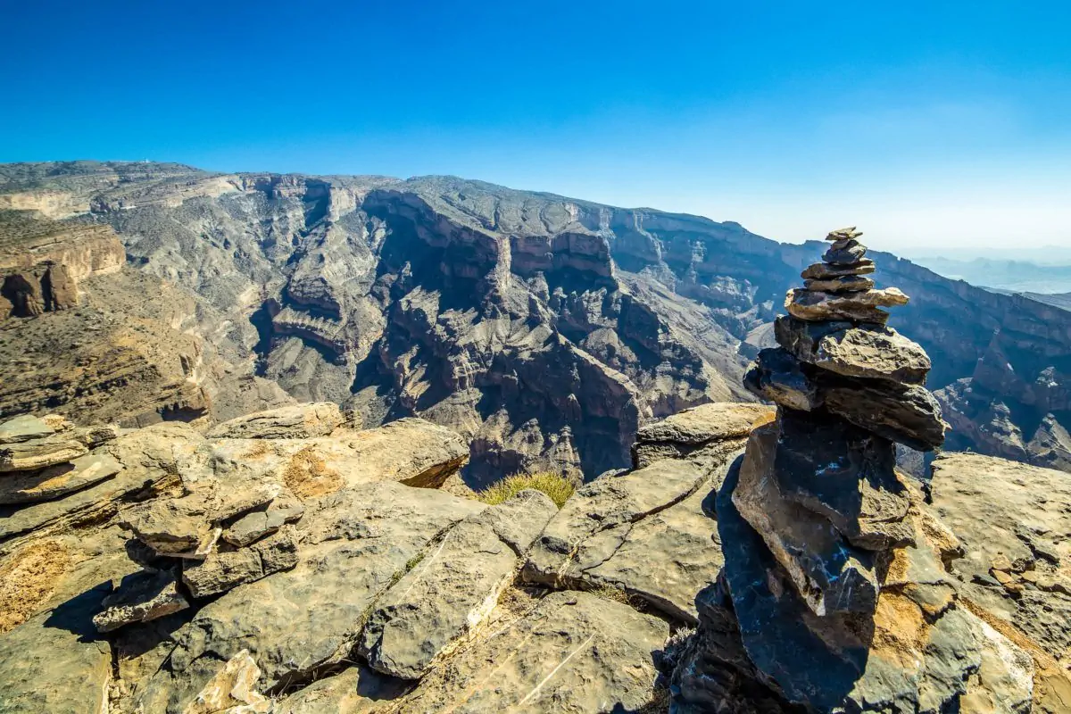 Reserve um passeio pelos picos e oásis de Omã