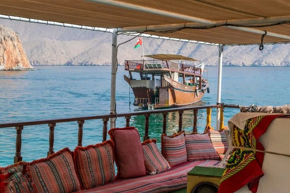 Reserve el tour de experiencia de crucero en omaní barco