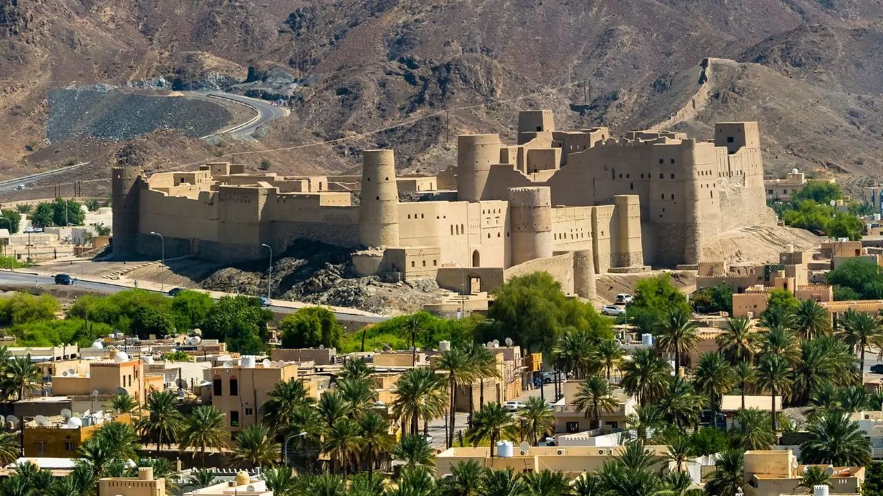 Book desert and beach tour in Oman